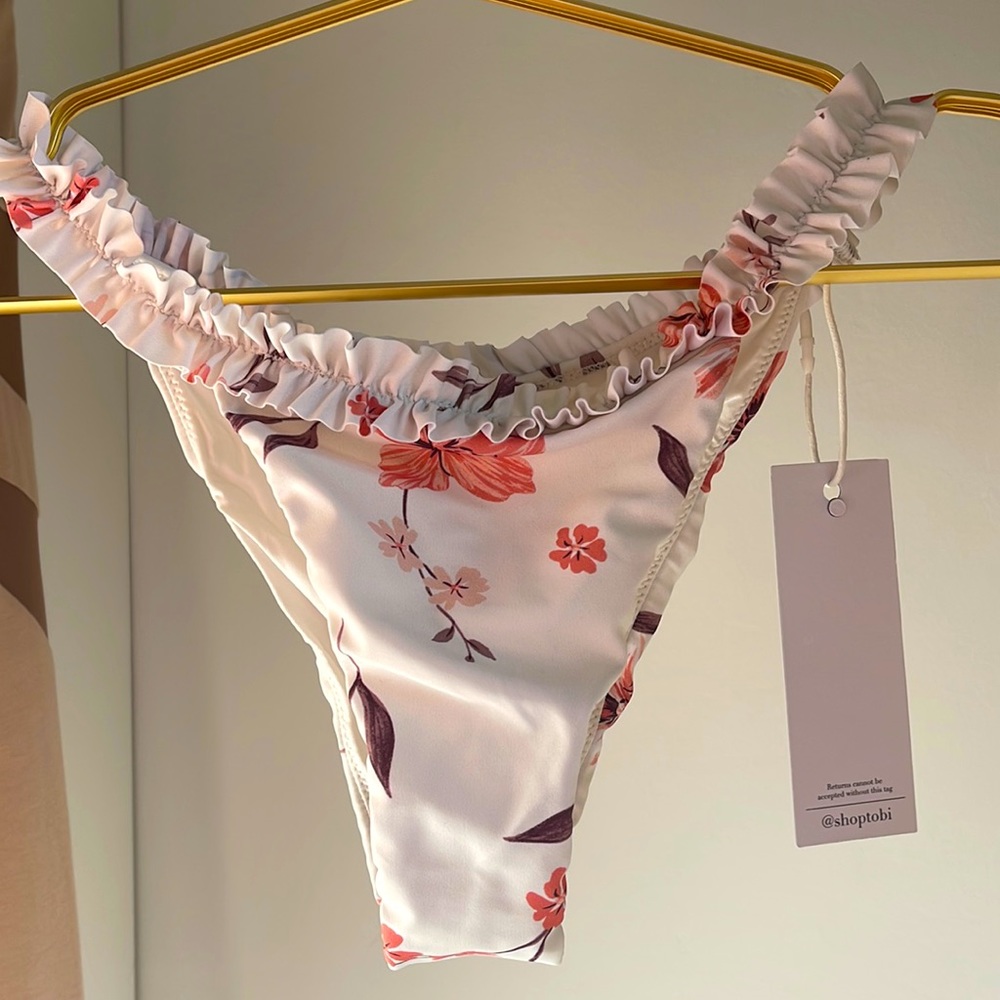 XS bikini bottom from TOBI.  Moderate back coverage. Brand new